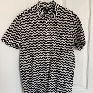 H&M short sleeve black and white button down